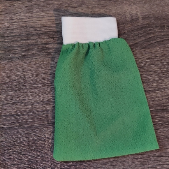The Moroccan Kiss Exfoliating Glove: Your Path to Radiant Skin - Picture 4 of 6